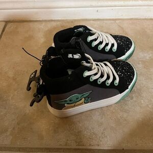 Kids' Black and Green Yoda Sneakers